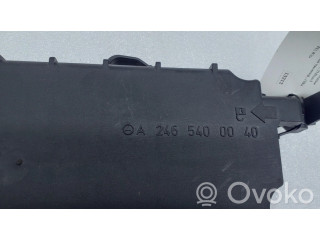 Pojistková skříňka Крышка ящика предохранителей A2465400040   Mercedes-Benz A W176 2015