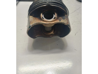 Píst 12638854 Opel Astra K