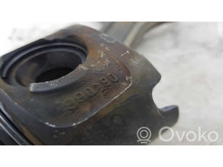 Píst 08408B BMW 5 E60 E61 pro naftový motor 2.0