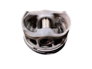 Píst 11257613626 BMW X6 E71 N62B44A