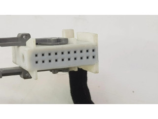 Зеркало заднего вида (в салоне)