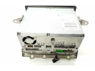 Радио/ проигрыватель CD/DVD / навигация