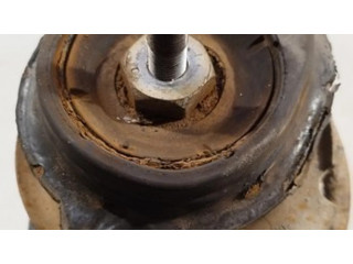 Передний амортизатор с пружиной      