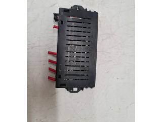 Блок предохранителей 9441776   Volvo V70    