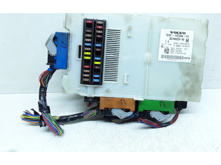 Блок предохранителей 30765624, 30765624AE Volvo V70