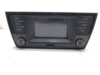 Радио/ проигрыватель CD/DVD / навигация 6V0035871D    Skoda Fabia Mk3 (NJ)