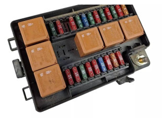 Блок предохранителей 518238100 Jaguar XJ X308