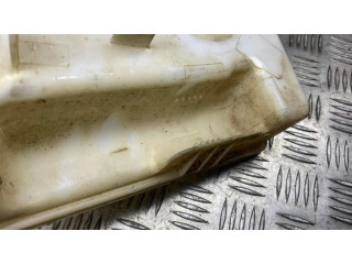 Бачок оконной жидкости