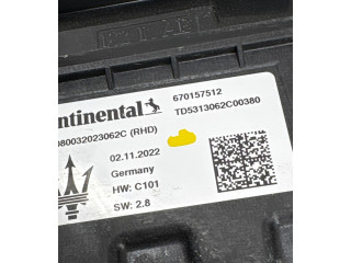 Дисплей    670157512, 02112022   Maserati Grecale