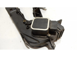 Педаль акселератора