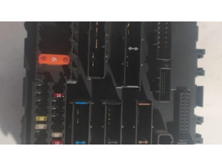 Блок предохранителей 13189926, 00027632 Opel Vectra C