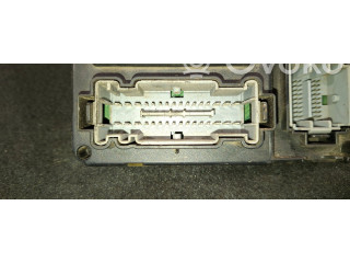 Блок предохранителей 30728542, 05W365 Volvo S60