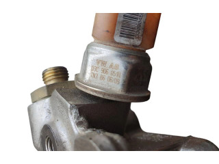 Топливная рампа 03C906051H Volkswagen Golf VI для двигателя CAXA