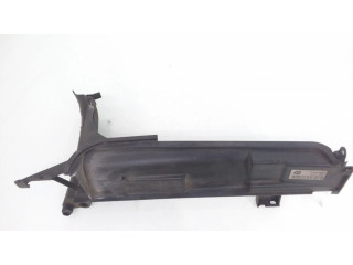 Другая деталь отсека двигателя