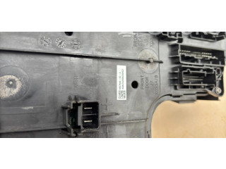 Блок комфорта 1657648-02-A Tesla Model Y