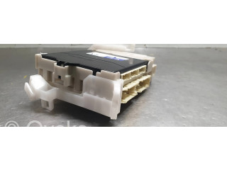 Pojistková skříňka Řídící jednotka BSM 8922147420, 2380004661   Toyota Prius+ (ZVW40) 2016