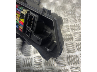 Блок предохранителей  9494210   Volvo V70    