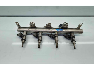 Топливная рампа 06F133317L   Skoda Octavia Mk2 (1Z)  