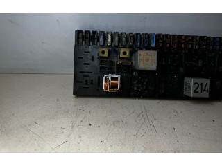 Блок предохранителей 443941822A, 443941822 Audi 80 90 B3