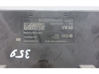 Блок комфорта 5Q0937084AH, 5Q0937084AH Skoda Octavia Mk3 (5E)