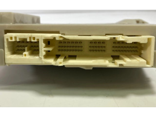 Pojistková skříňka 8273030L40B, 82730-30L40-B Lexus GS 250 350 300H 450H 2012