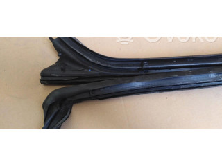 Уплотнительная резина (на багажник дверях) Ferrari F8 Spider 2019 - года