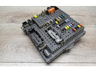 Блок предохранителей 28017881, 30728512 Volvo S60