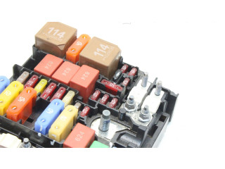 Блок предохранителей 9804848580   Peugeot 2008 II    