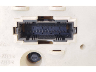 Панель приборов 81117788   Volkswagen PASSAT B4       