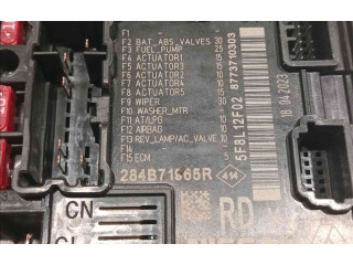 Блок предохранителей 284B04064R Dacia Jogger