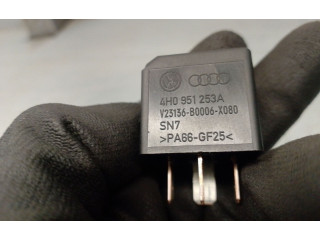 Блок предохранителей 4H0951253A   Audi Q3 8U    