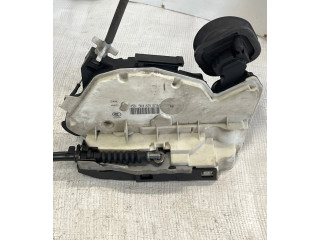 Замок багажника 5K4839015M    Volkswagen Golf VI 2008 - 2013 года