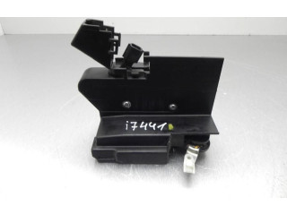 Zámek zadních dveří 825025375RF, I7441 Dacia Sandero 2014