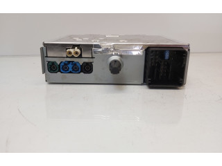 Радио/ проигрыватель CD/DVD / навигация