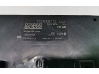 Блок комфорта 5Q0937084AG   Skoda Octavia 985   