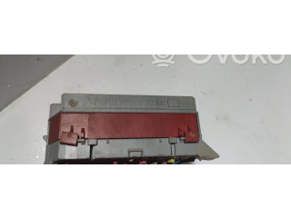 Блок предохранителей  9162439   Volvo V70    