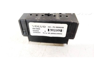 Блок предохранителей  08679899, 08696098   Volvo S70  V70  V70 XC    