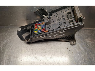 Блок предохранителей  9494210   Volvo V70    