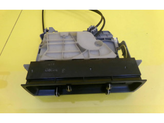 Блок управления климат-контролем    Mazda 323 F