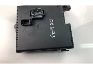 Блок предохранителей  8676391   Volvo V70    