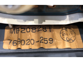 Přístrojová deska Mitsubishi Pajero 1988 MB716914