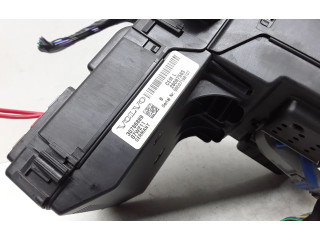 Блок предохранителей 30786889, 28087583 Volvo V70