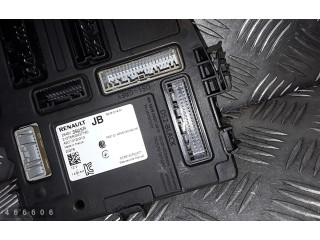 Řídící jednotka 284b13925r Renault Captur II 2021