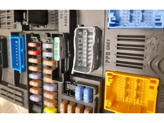 Блок предохранителей 9832881080, G7824 Peugeot 2008 I