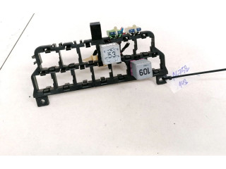 Блок предохранителей 8D0937503E Volkswagen Golf IV