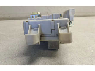 Pojistková skříňka 8198050030, 0665004650 Toyota Land Cruiser (J120) 2004