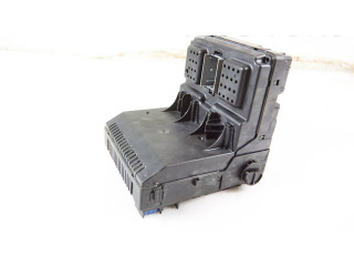 Блок предохранителей 30765646   Volvo V70    