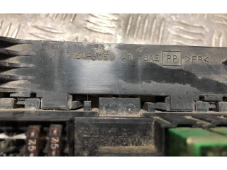   Pojistková skříňka 71543050, 71543052   Nissan Maxima 1999