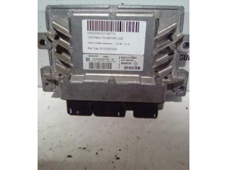 Блок управления двигателя S120205102A Dacia Logan II