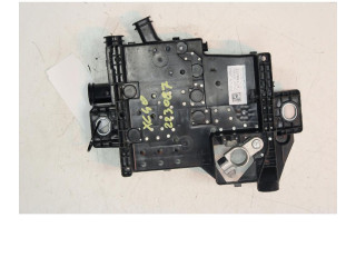 Блок предохранителей 32200334 Volvo XC40